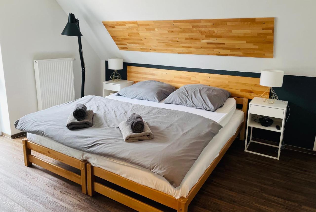 Gemutliches, Stadtnahes 2-Zimmer Apartment Mit Netflix Bielefeld Kültér fotó