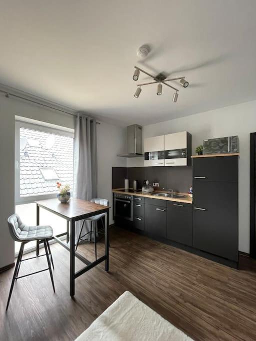 Gemutliches, Stadtnahes 2-Zimmer Apartment Mit Netflix Bielefeld Kültér fotó